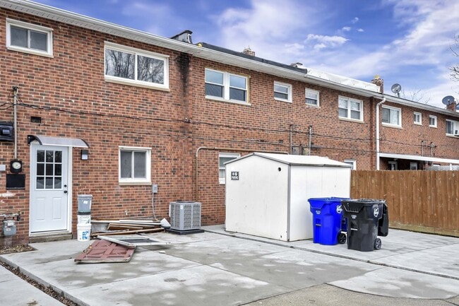 Photo - 5983A Glenway Dr