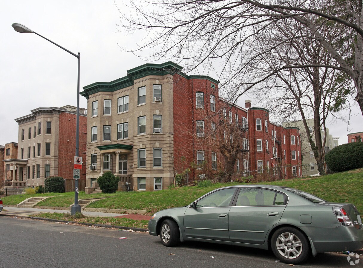 Photo - 1315 Clifton St NW Apartments