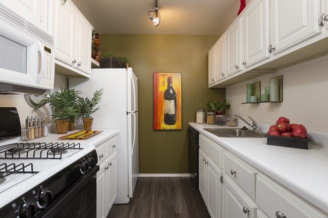 Parkview Ridge Apartments and Townhomes