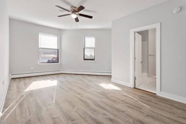 Photo - 1625 W Howard St Unit 320