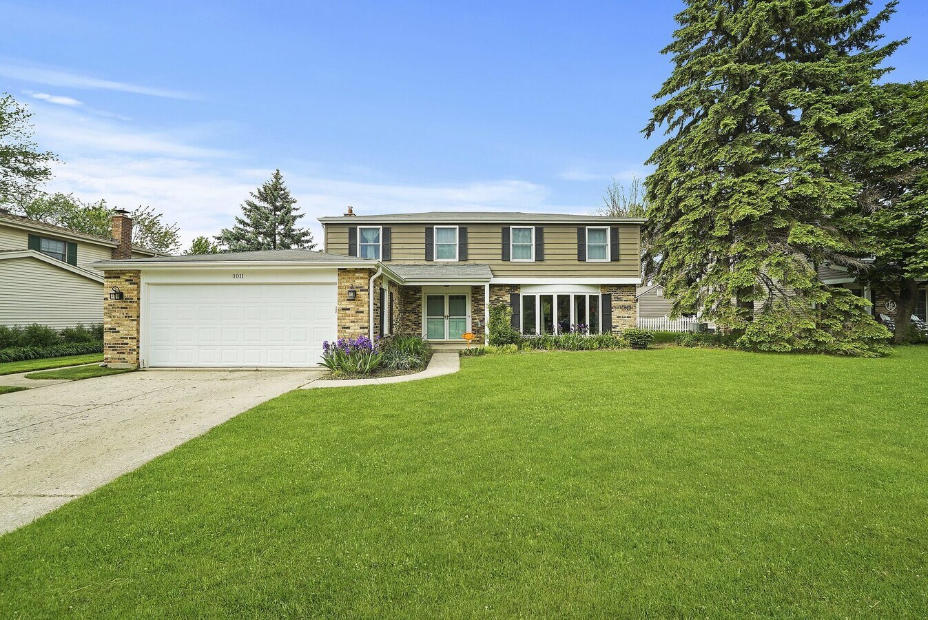 Peaceful Cul-de-Sac Living in Libertyville - Peaceful Cul-de-Sac Living in Libertyville