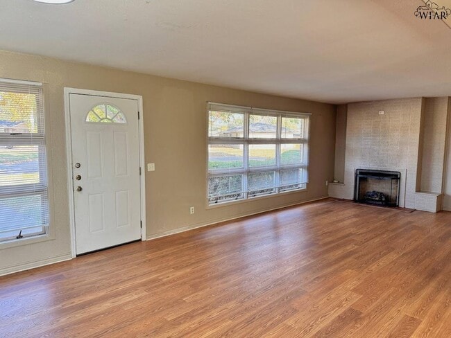 Photo - 703 Pecan St