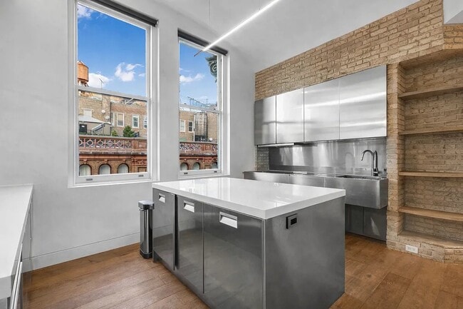 Photo - 640 Broadway Unit PH2-WEST