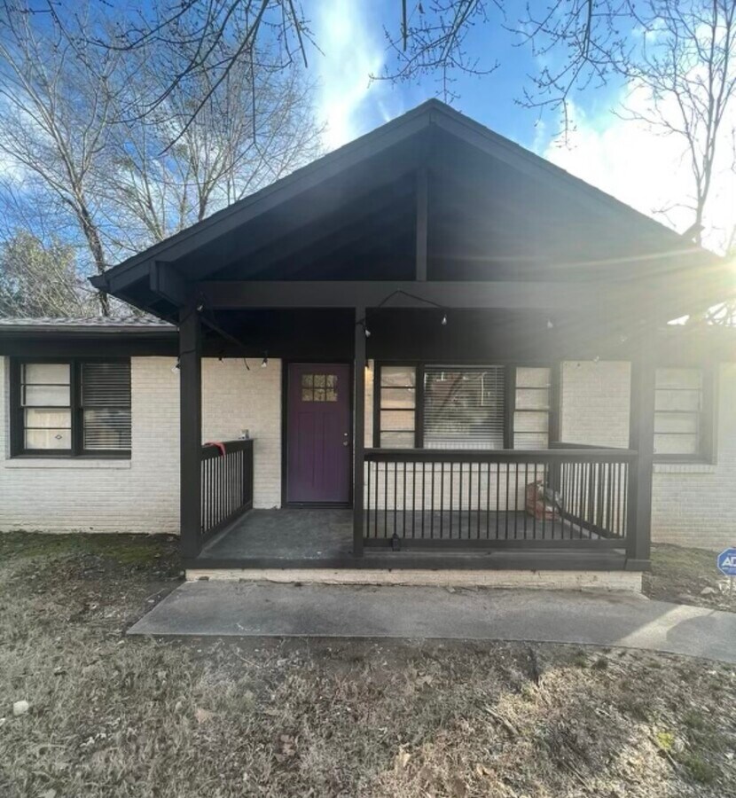 Photo - 2346 Larchwood Rd SW