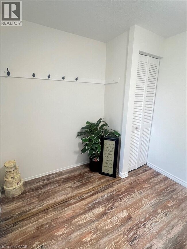 Photo - 160 Rittenhouse Rd