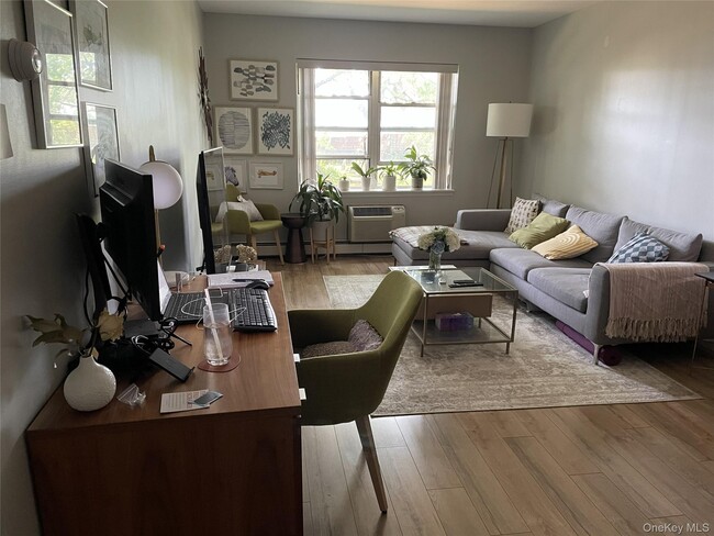 Building Photo - 400 Mt Pleasant Ave Unit 1H