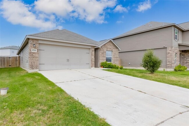 Photo - 18744 Speculator Ln