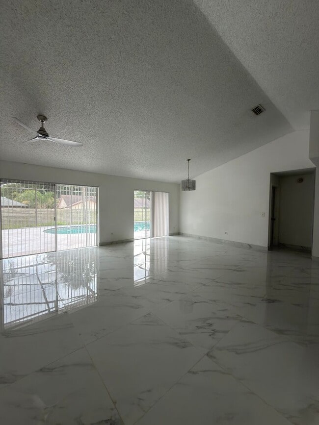 Photo - 9142 Sabal Palm Cir