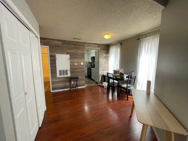 Photo - Room in Apartment on West Loop