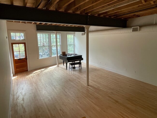 Photo - 58 Regent St Unit -