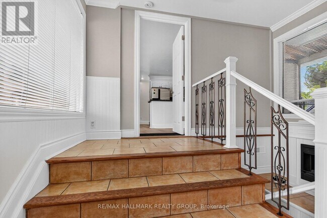 Photo - 1125 Kenaston St