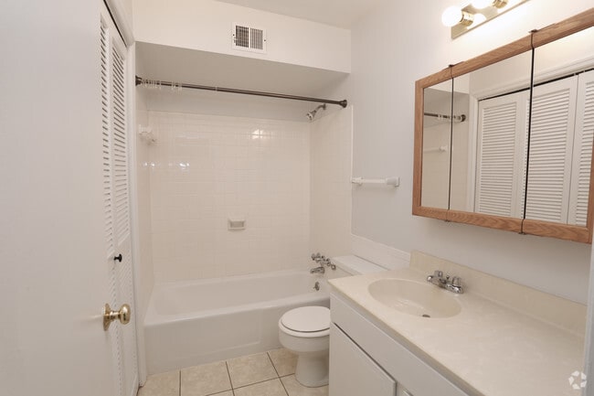 2BR/ 1.5 Bath - Bathroom
