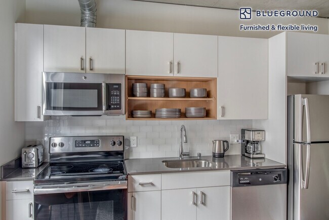 Photo - 624 Yale Ave N Unit FL5-ID709