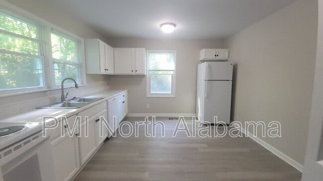 Photo - 3901 Newson Rd SW