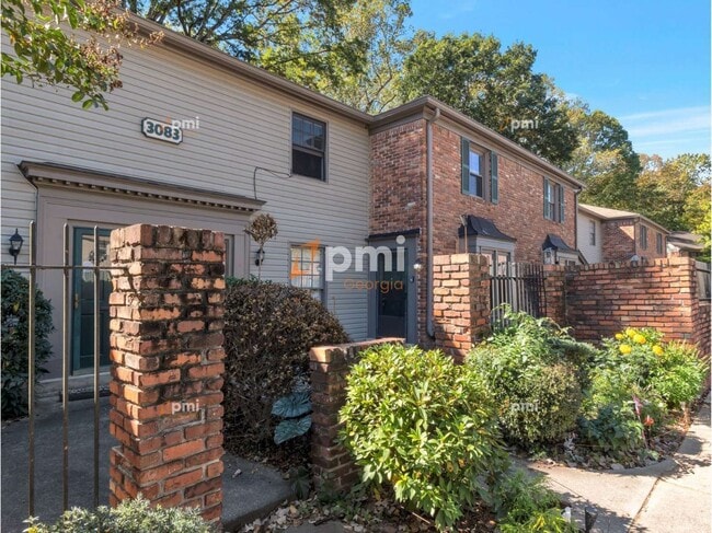 Building Photo - 3083 Colonial Way