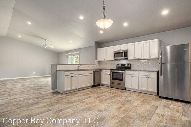 4 br, 2 bath House - 3053 N. Sedge Wren Dr...