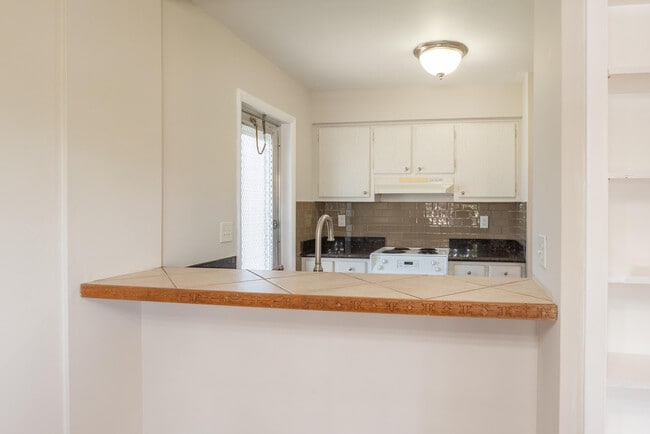 Photo - 1626 N J St