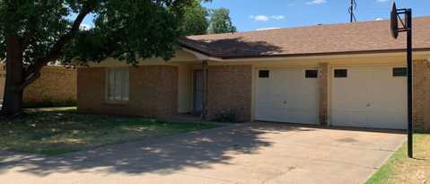 Building Photo - 4807 72nd St Rental