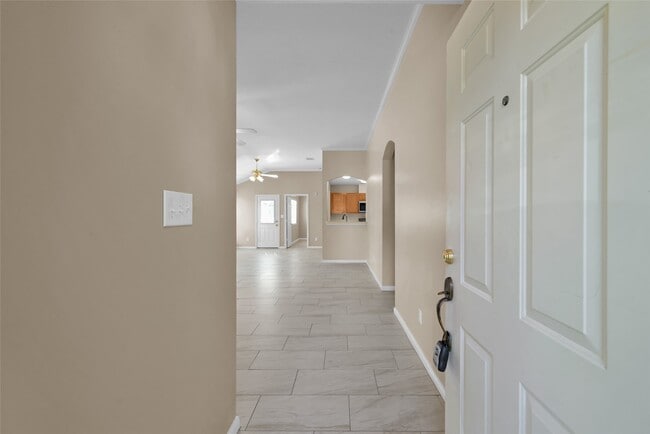 Photo - 710 Moonwalk St