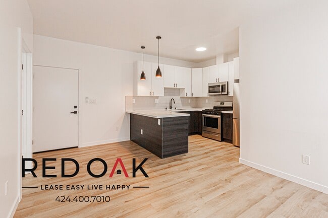 Building Photo - 2204 7th Ave Unit 205 Rental
