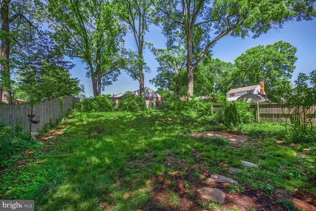 Building Photo - 9506 52nd Ave