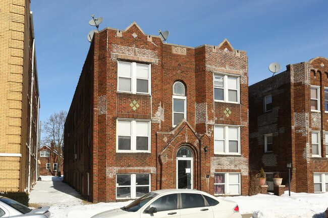 Photo - 13330 --13340 Leonard St Apartments