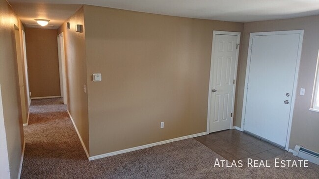 Photo - 910 Bishop Ct Unidad A