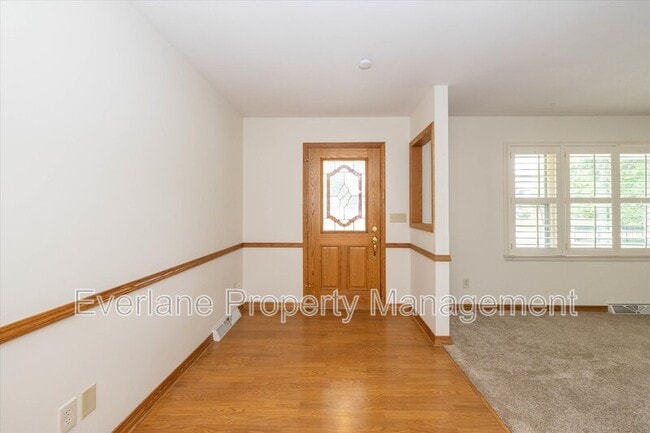 Photo - 647 Alwyne Rd