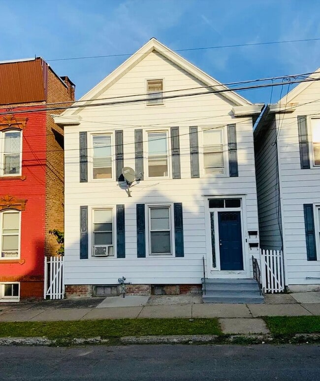 Photo - 1526 5th Ave Unit 2nd Floor