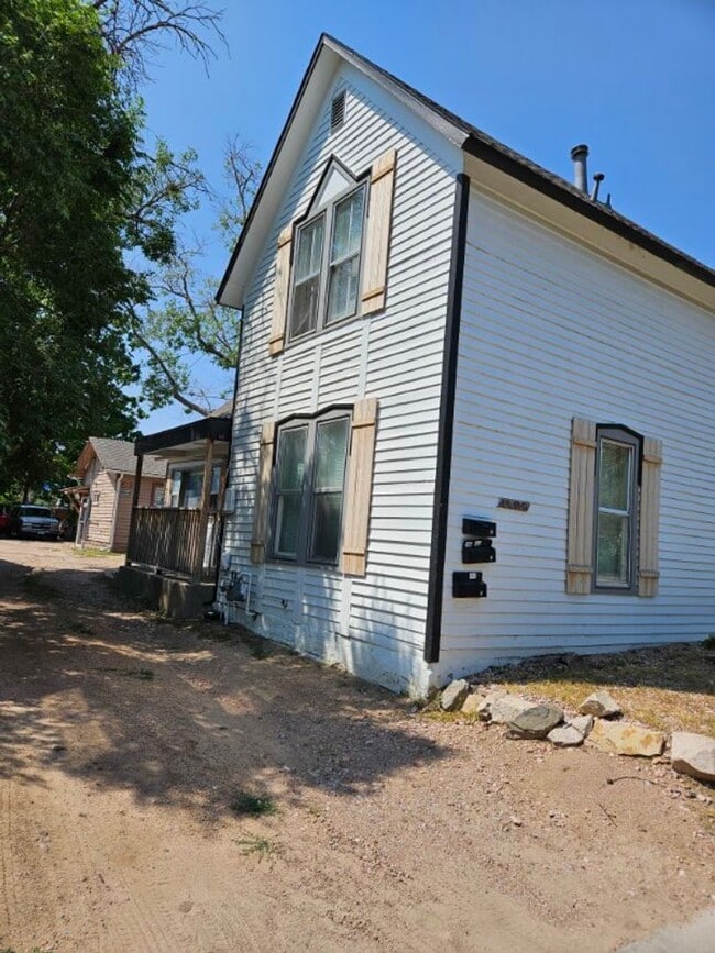 Building Photo - JKF1406 Unit 2
