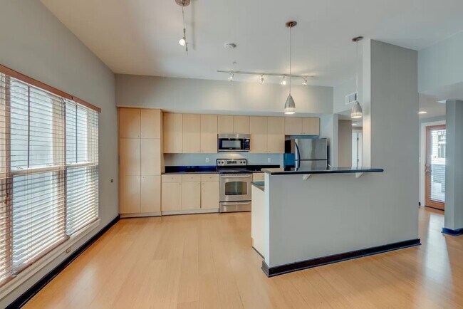 Photo - 807 18th Ave S Unidad 110