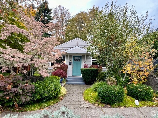 Building Photo - 526 NE 84th St Rental