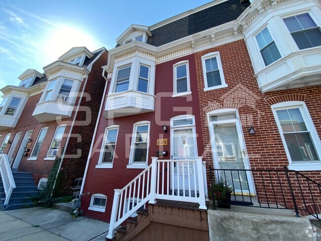 Building Photo - 824 W Princess St Rental