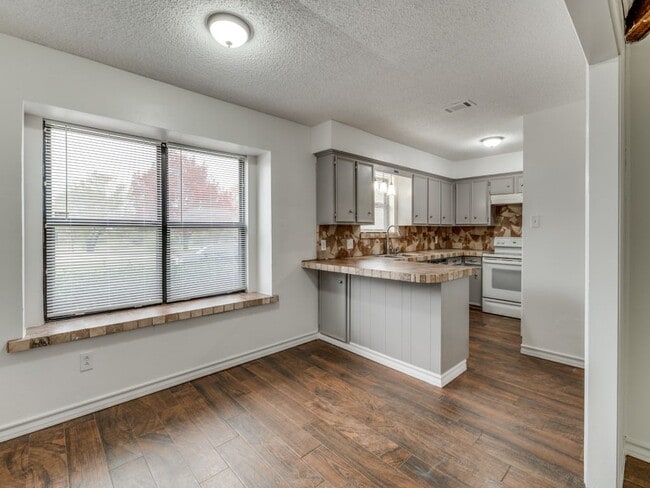 Photo - 6900 Wicks Trail