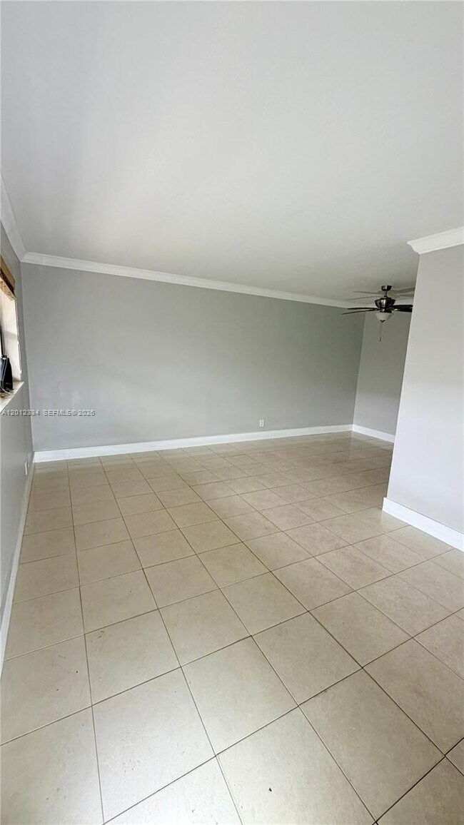 581 Kathy Ln Unit D