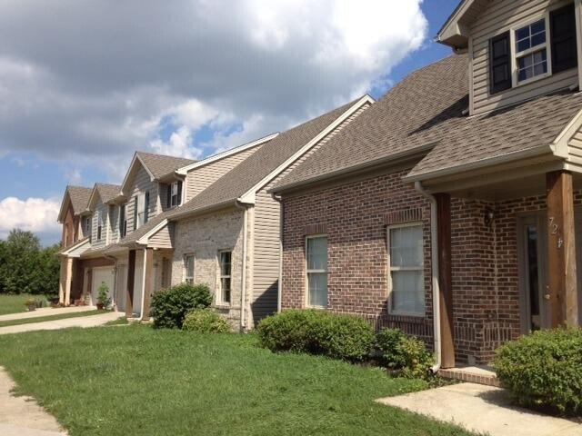 Photo - 732 Statesman Way
