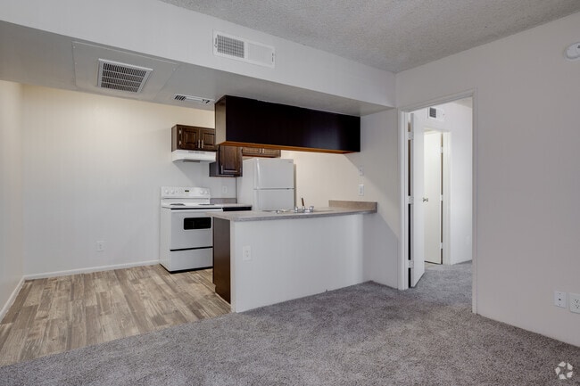 1BR, 1BA - 472SF