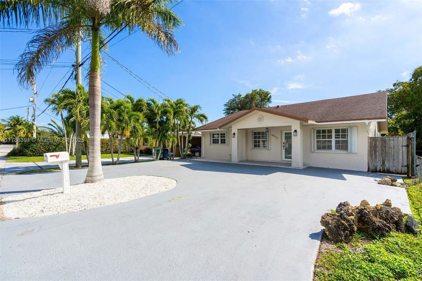 Photo - 6371 SW 32nd St Casa