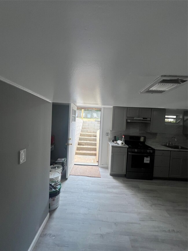 Photo - 182 Alkier St House