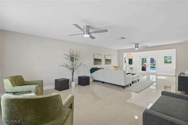 Photo - 482 Tradewinds Ave