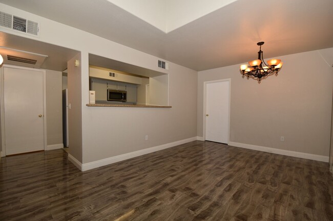 Beautiful 2 Bedroom at Tuscano Condo! - Beautiful 2 Bedroom at Tuscano Condo! Unit 2062