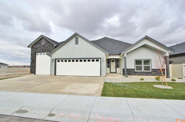 Stunning Brand New Home With Unobstructed ... - Stunning Brand New Home With Unobstructed ...