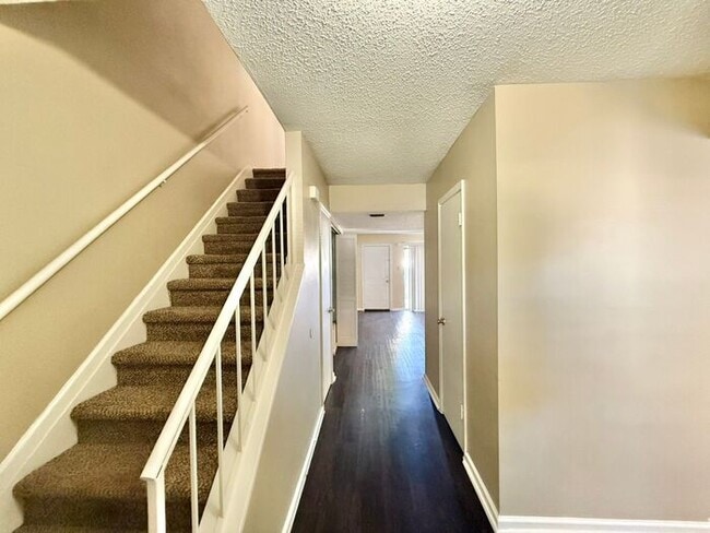 Photo - Available Now! 3 bedroom 2.5 bath townhome in Tyler