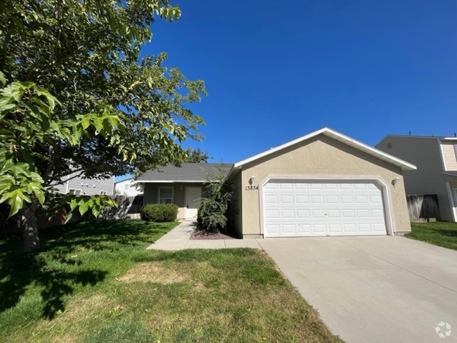 Building Photo - 13834 Mesa St Rental