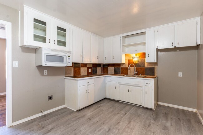 Photo - 3308 N Holman Ct