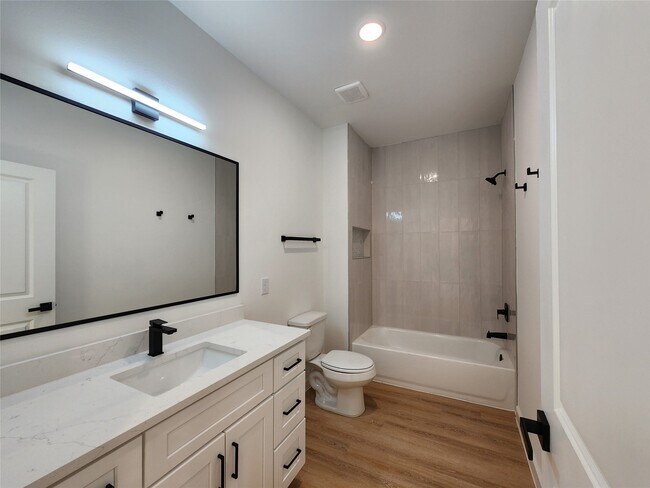 Photo - 7817 Beckley St