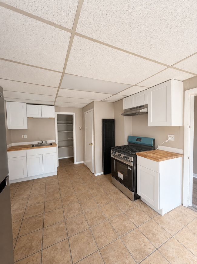 Photo - 430 4th Ave