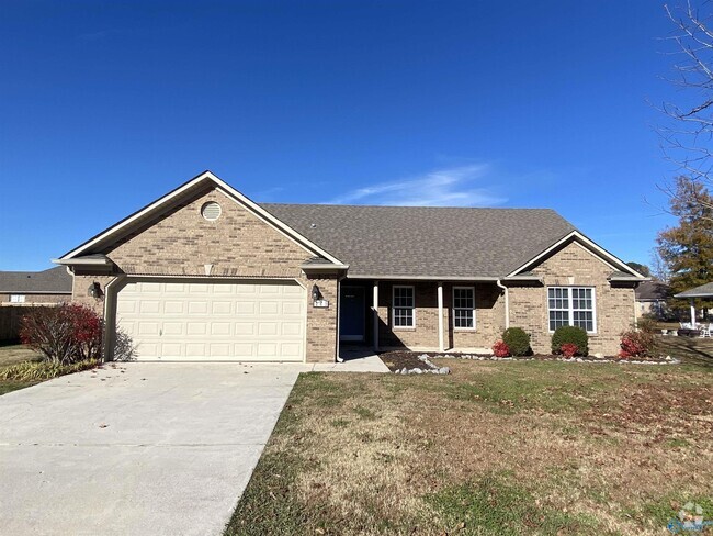 Building Photo - 243 Chestnut Oak Cir Rental