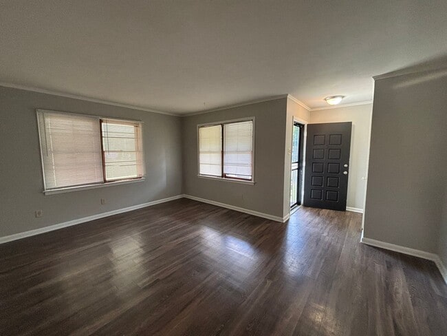 Photo - 2160 St Elmo Ave