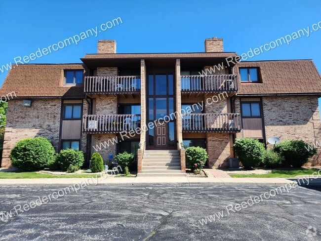 Building Photo - 2 Bedroom / 1 Bath Condo